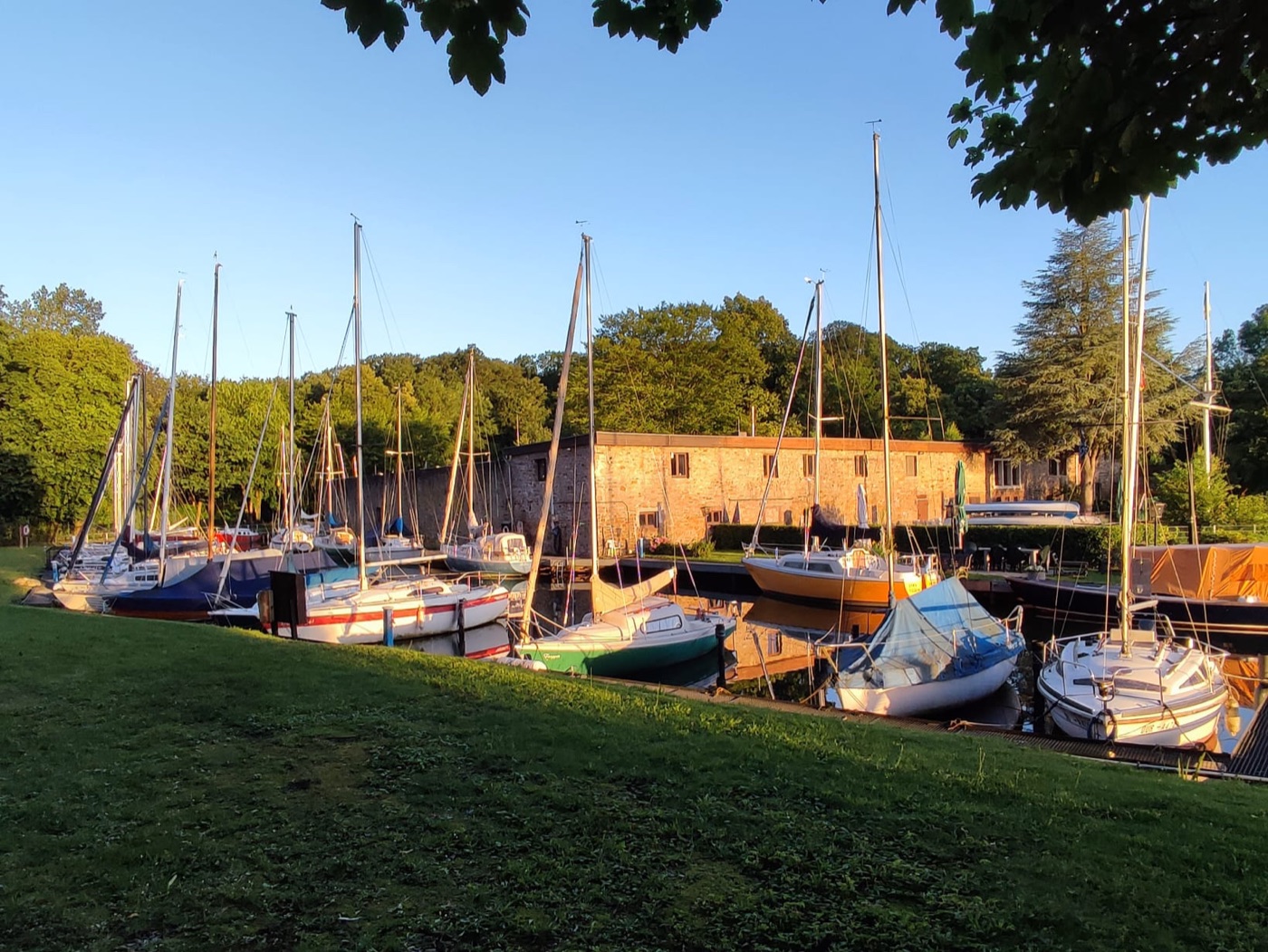 Blick über den Hafen des EFKV am Baldeneysee